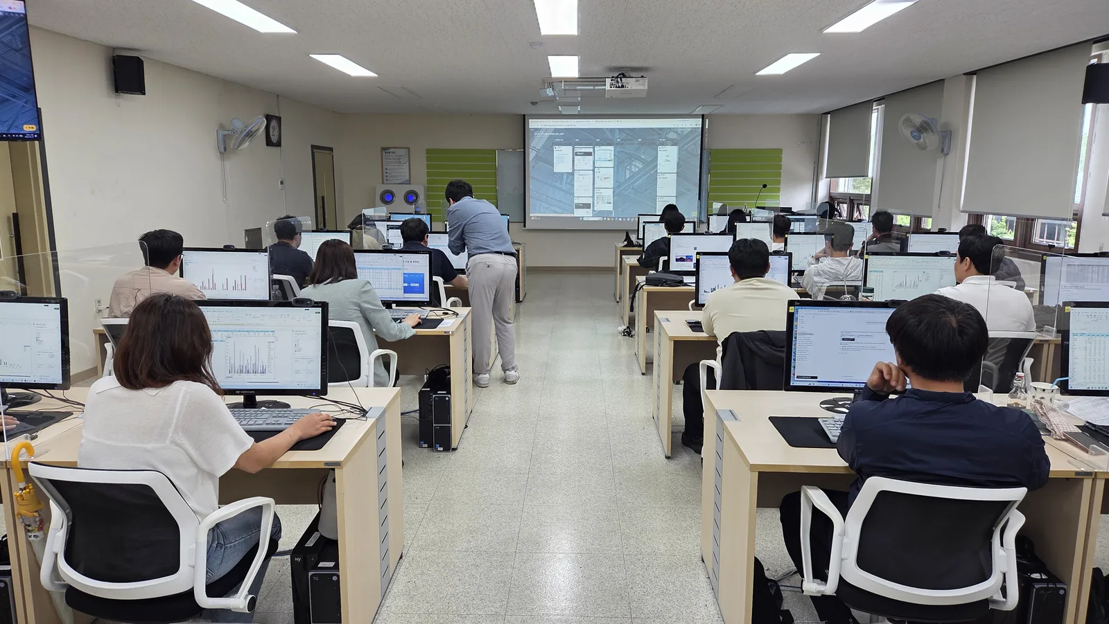 AI 단계별 마스터리더 교육 현장 사진 1