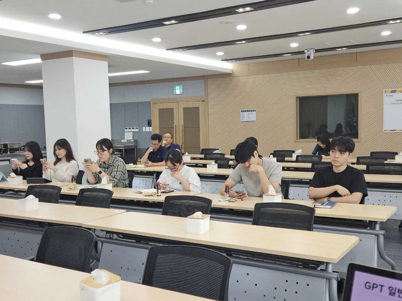 한국석유관리원 AI 리터러시 및 생성형 AI 실무 고도화 과정 현장 사진 1