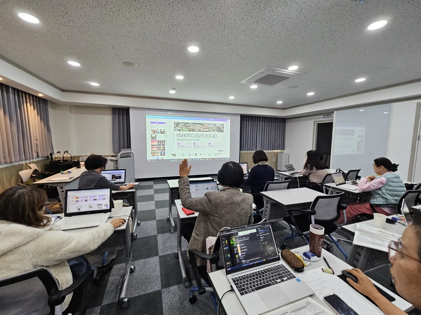 울산연구원 공공기관 AI 역량강화 ChatGPT 활용 교육 현장 사진 4